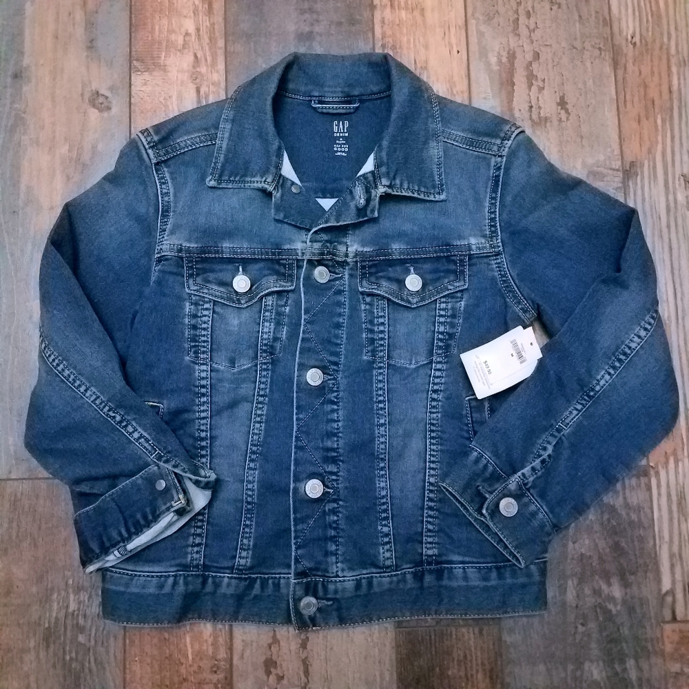 Nwt boys GAP jean jacket size M